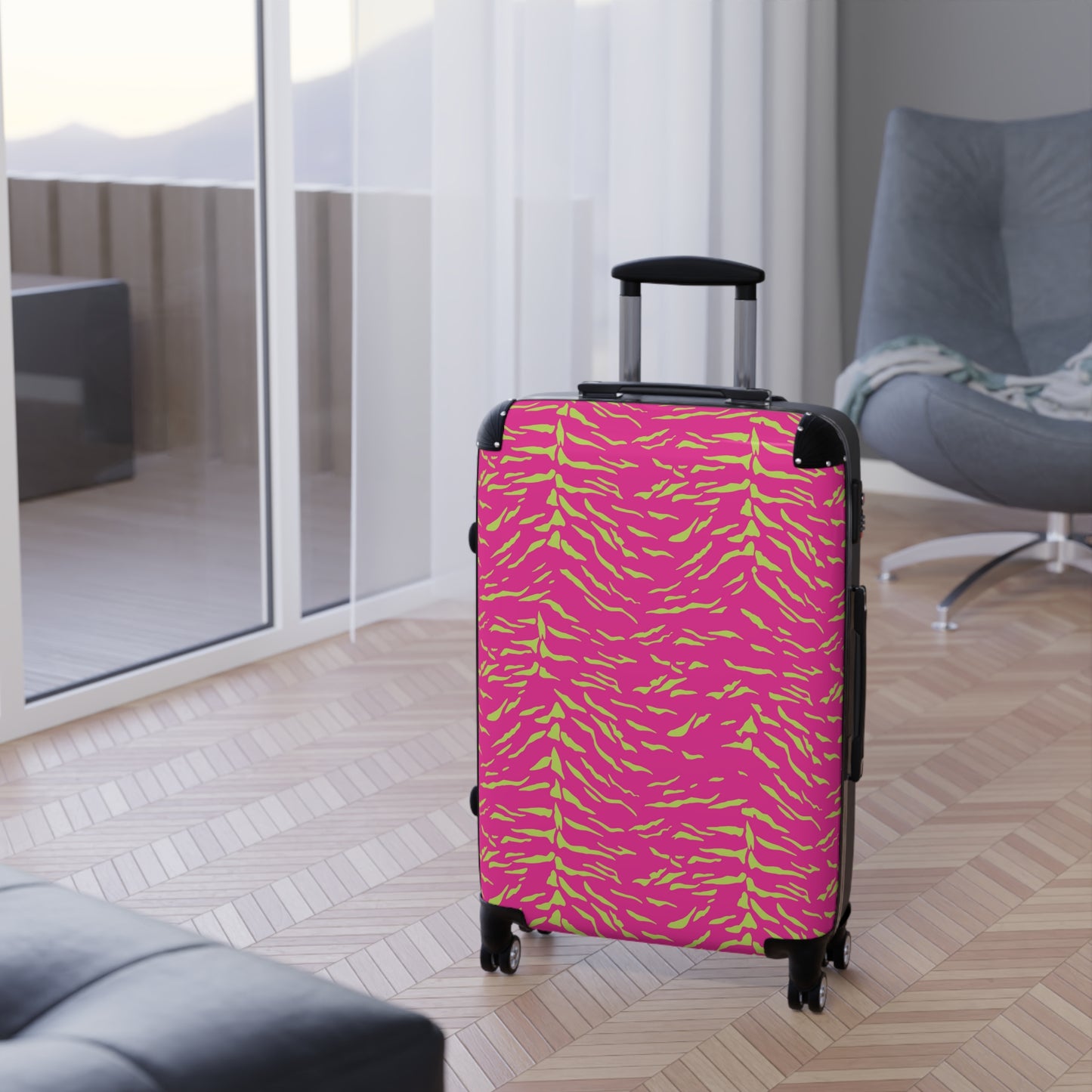 Suitcases Available in 3 Sizes (Small, Medium, & Large)