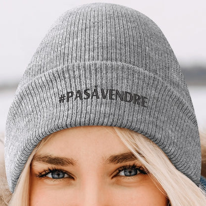 Canada n'est #PASÀVENDRE - Bonnet en tricot brodé dégradé rétro – Élégant et chaud pour l’hiver