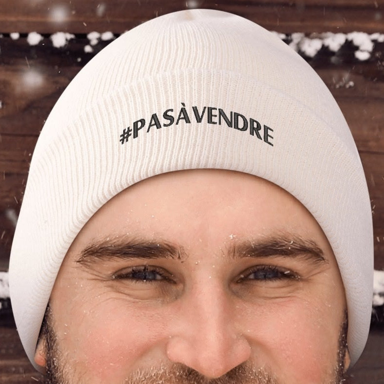 Canada n'est #PASÀVENDRE - Bonnet en tricot brodé dégradé rétro – Élégant et chaud pour l’hiver