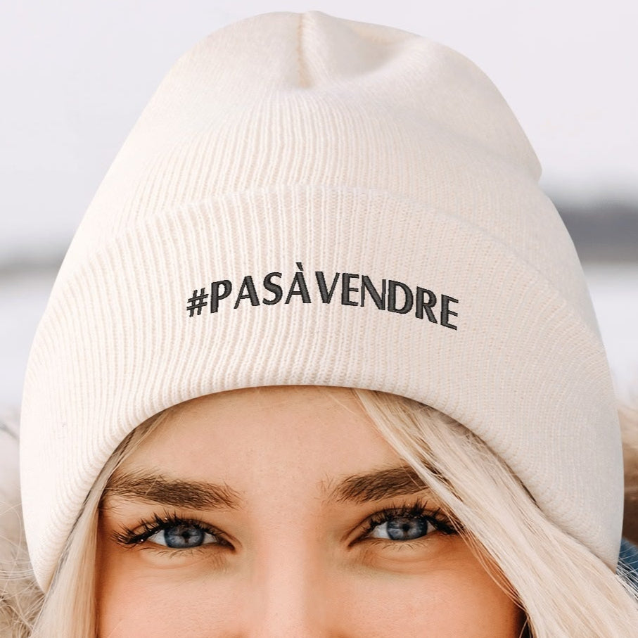 Canada n'est #PASÀVENDRE - Bonnet en tricot brodé dégradé rétro – Élégant et chaud pour l’hiver