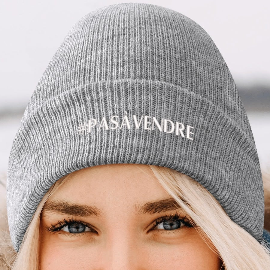 Canada n'est #PASÀVENDRE - Bonnet en tricot brodé dégradé rétro – Élégant et chaud pour l’hiver