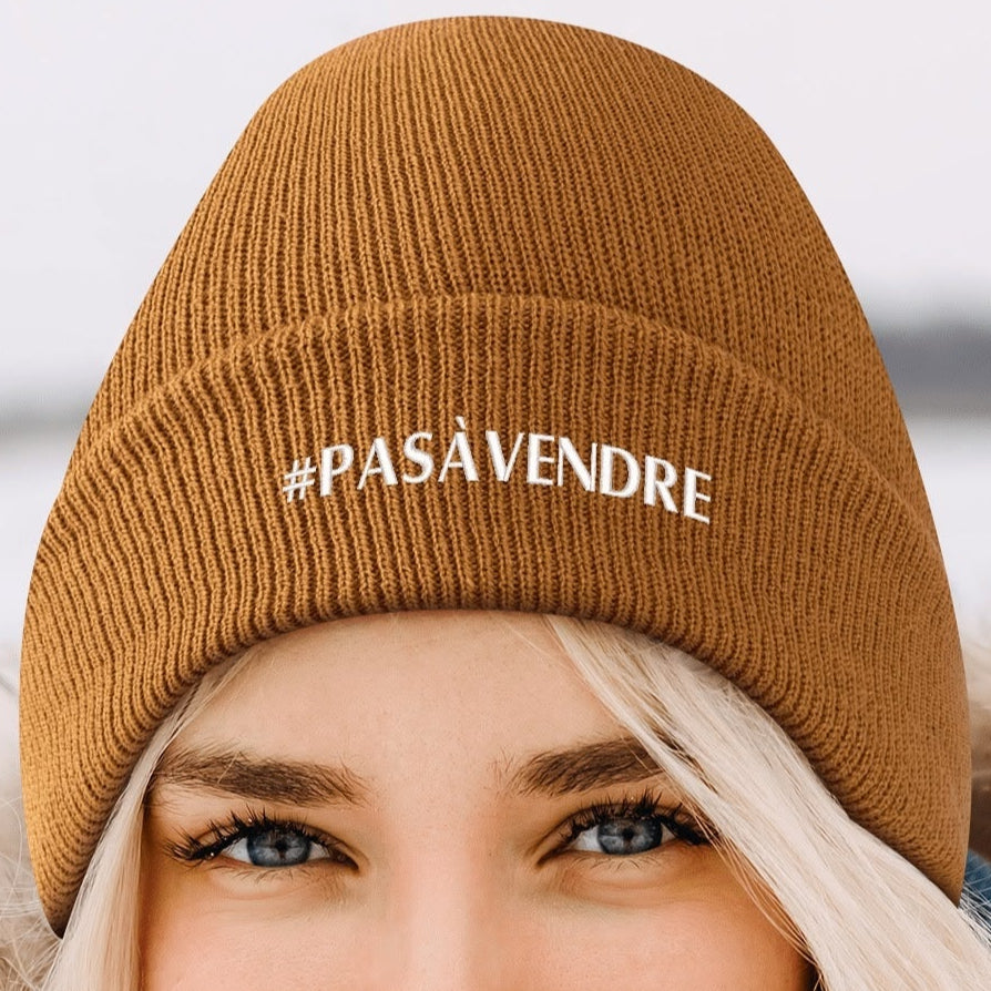 Canada n'est #PASÀVENDRE - Bonnet en tricot brodé dégradé rétro – Élégant et chaud pour l’hiver