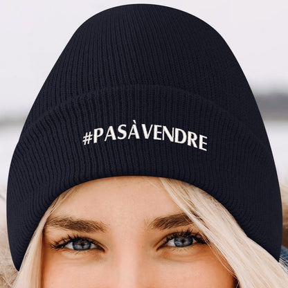 Canada n'est #PASÀVENDRE - Bonnet en tricot brodé dégradé rétro – Élégant et chaud pour l’hiver