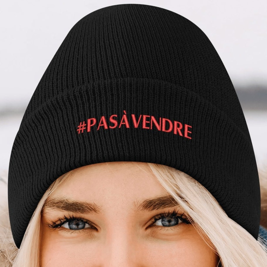 Canada n'est #PASÀVENDRE - Bonnet en tricot brodé dégradé rétro – Élégant et chaud pour l’hiver