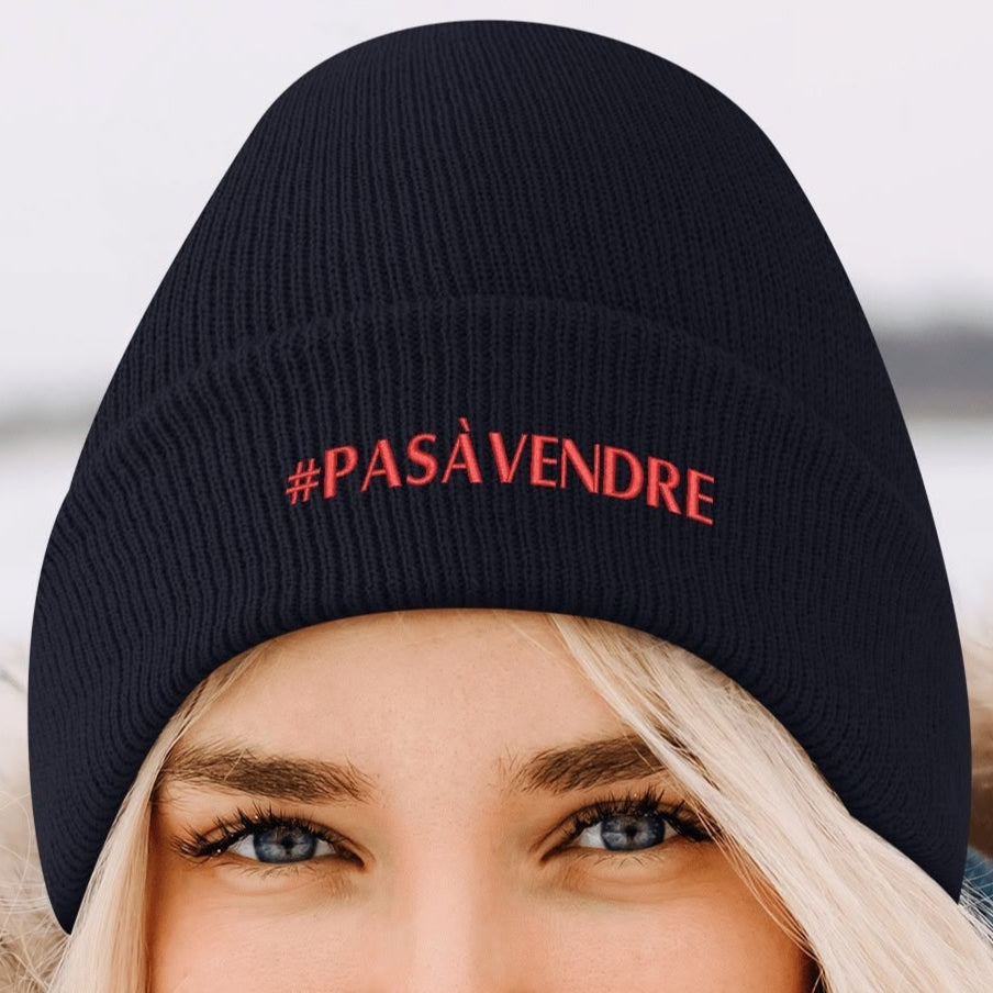 Canada n'est #PASÀVENDRE - Bonnet en tricot brodé dégradé rétro – Élégant et chaud pour l’hiver